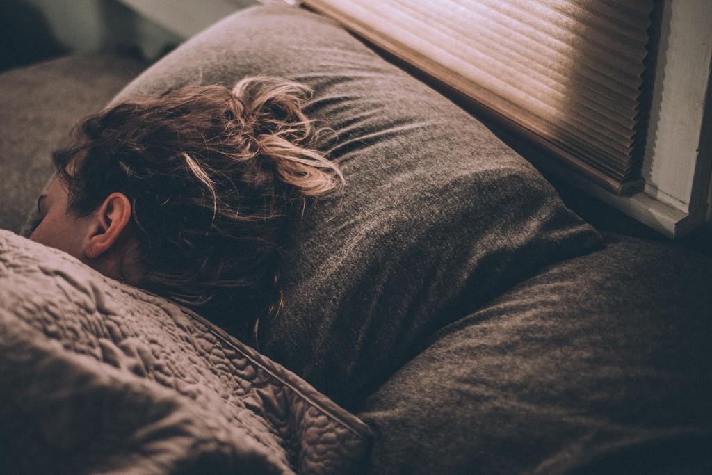 Having sleep troubles? You are not alone! - Earth's Secret